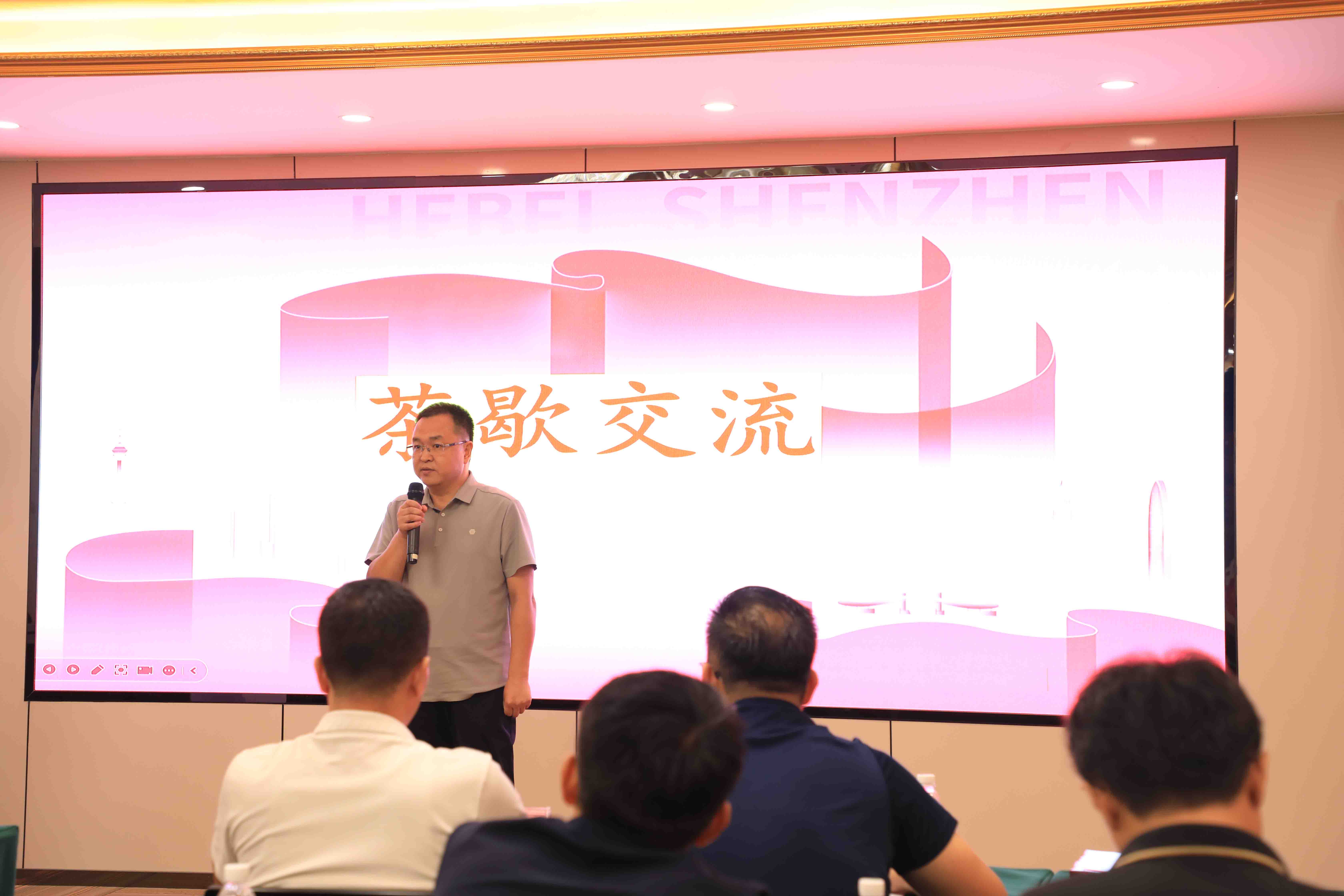 杨晓伟.jpg